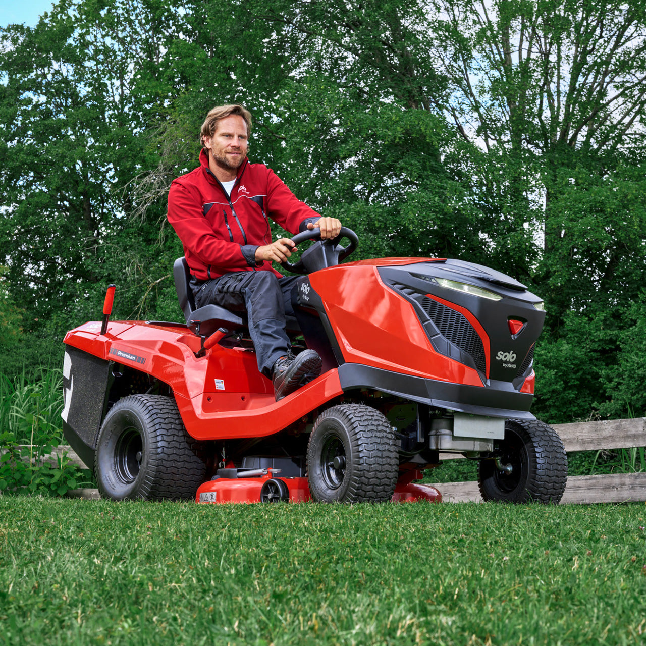 AL-KO Solo T22-105.4 HD-A V2 Ride On Lawnmower